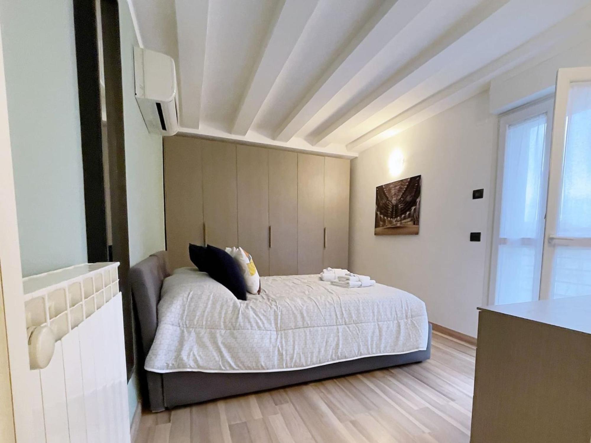 Candiani F2 Trilocale 2 Livelli Apartment Mailand