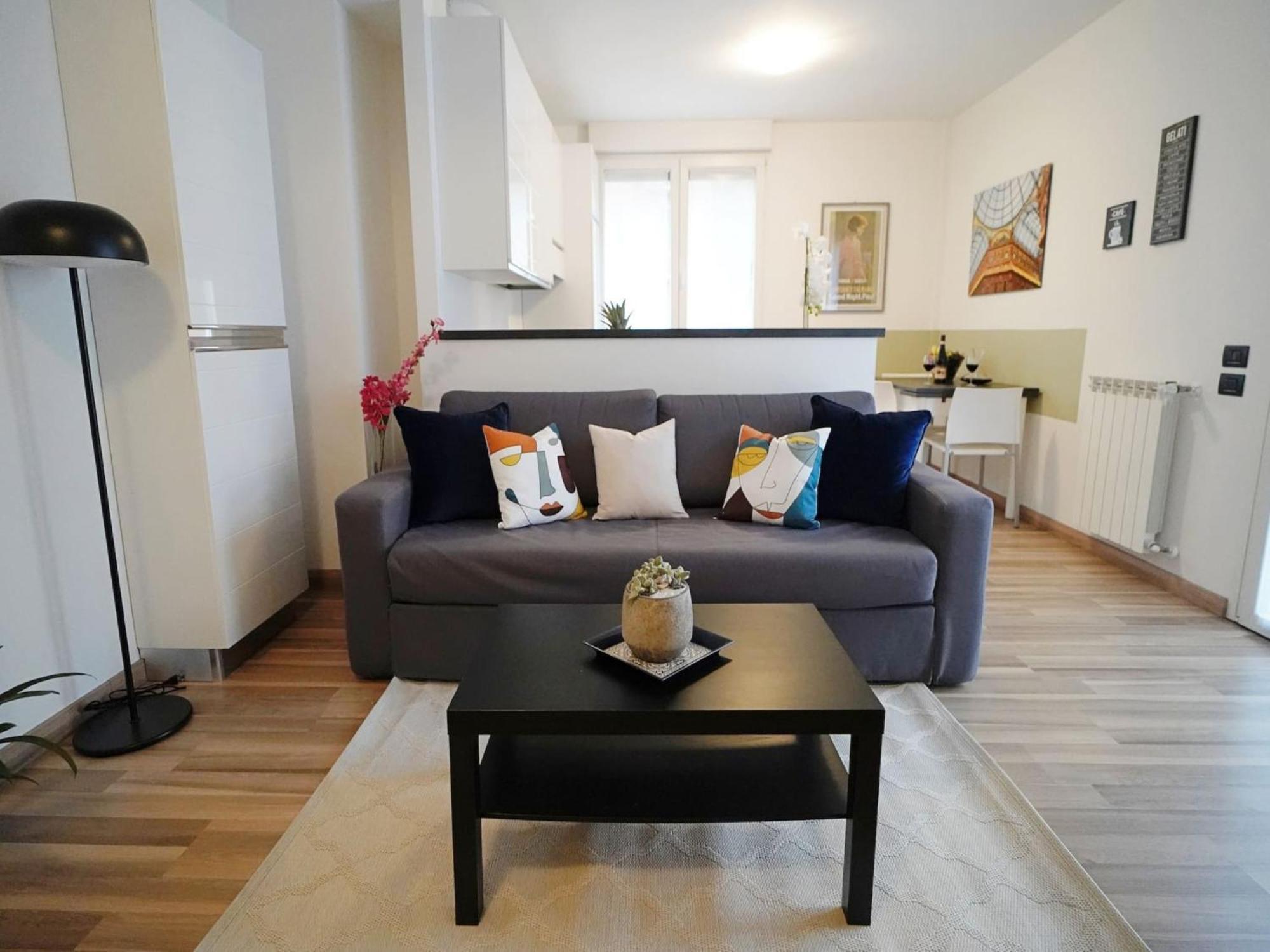 Candiani F2 Trilocale 2 Livelli Apartment Mailand